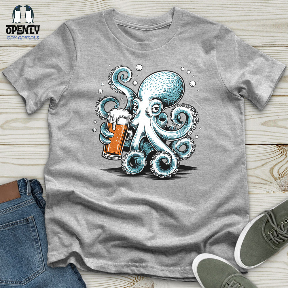 Octopus Holding Beer Glass Unisex t-shirt