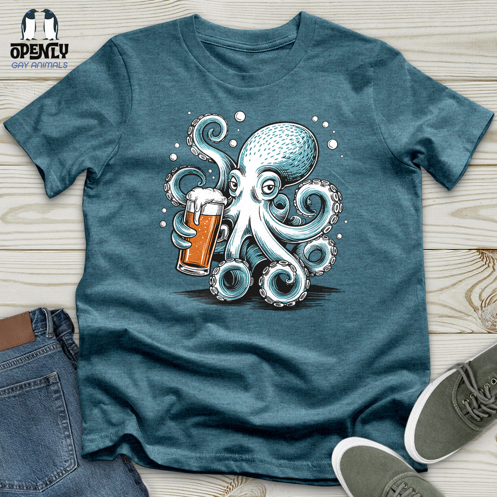 Octopus Holding Beer Glass Unisex t-shirt