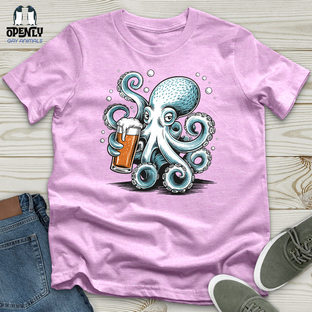 Octopus Holding Beer Glass Unisex t-shirt