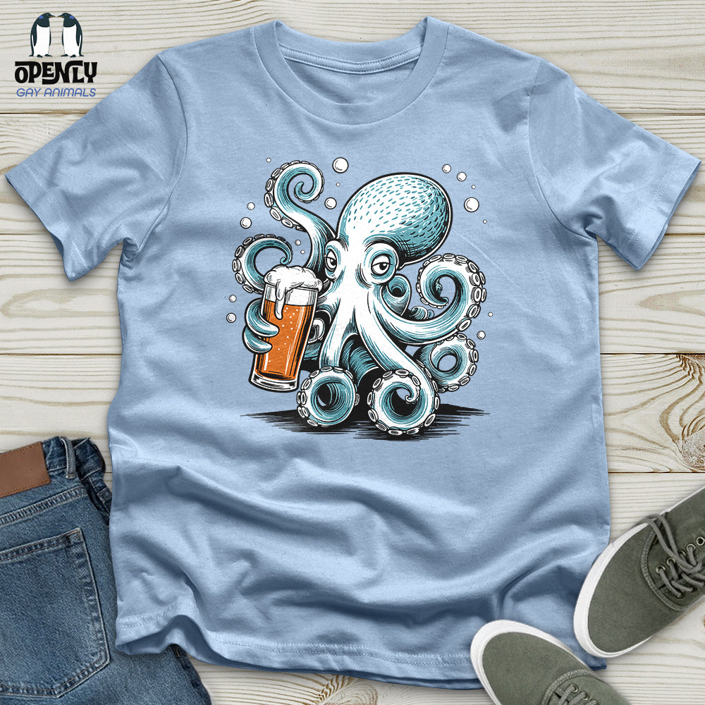 Octopus Holding Beer Glass Unisex t-shirt