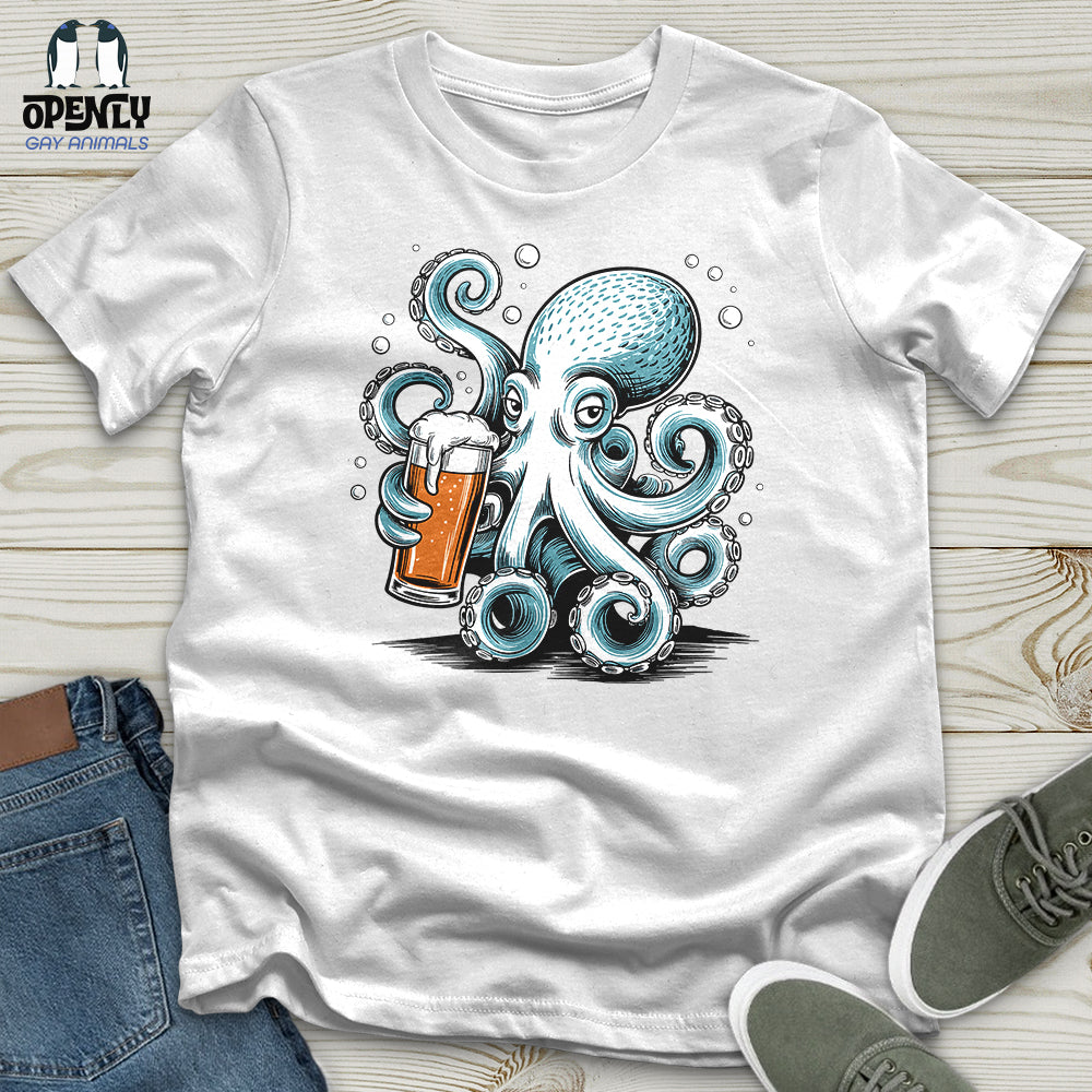 Octopus Holding Beer Glass Unisex t-shirt