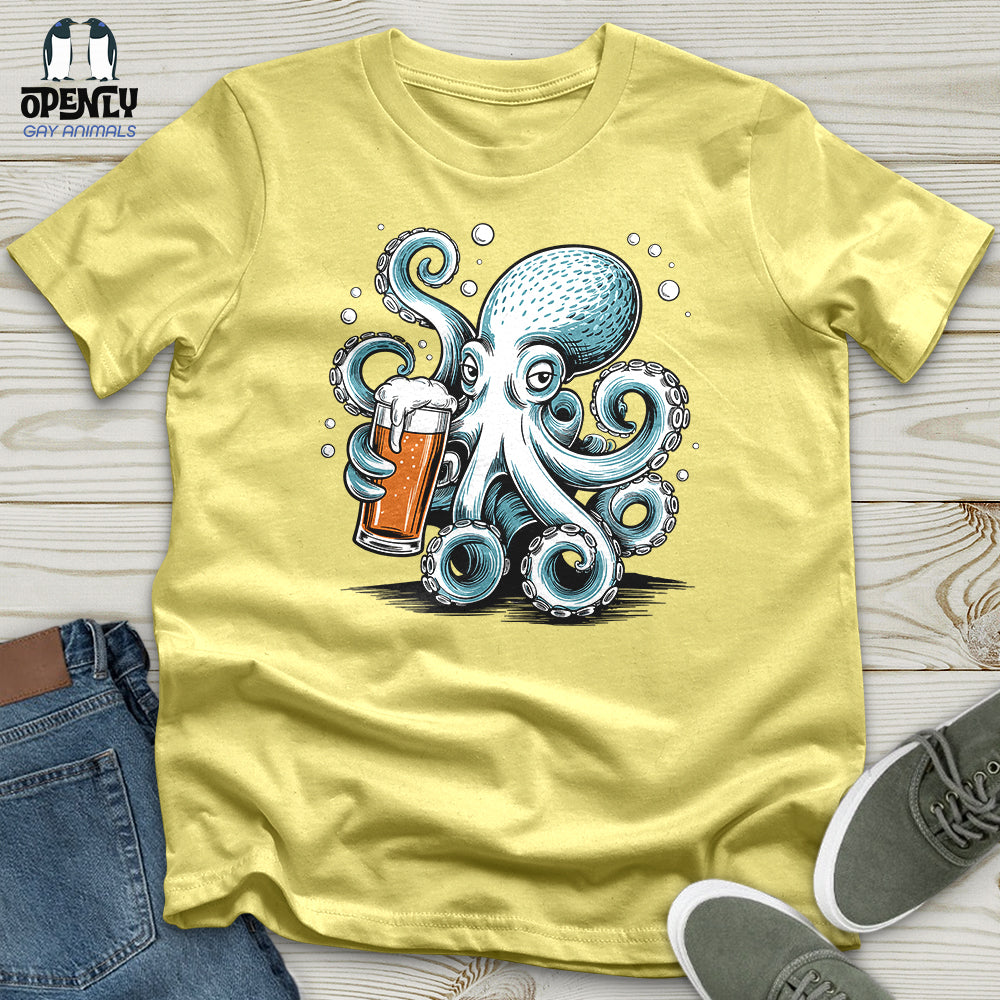 Octopus Holding Beer Glass Unisex t-shirt